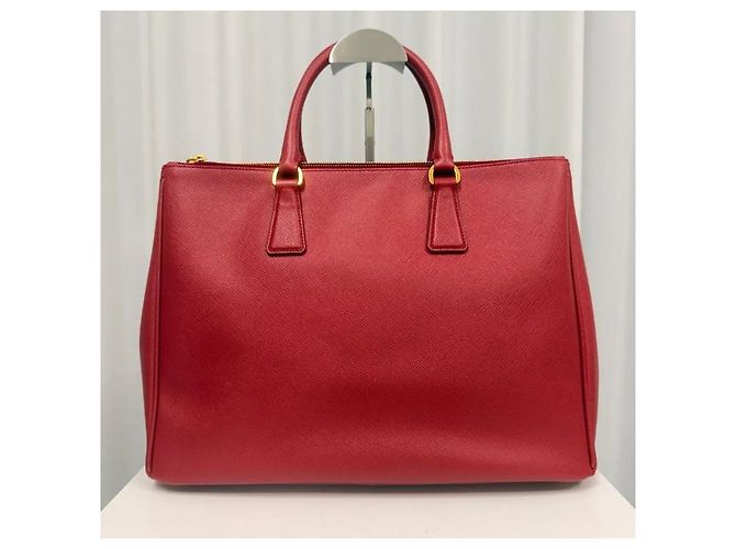 Prada Saffiano Lux Red Tote Bag - Ansicht 2