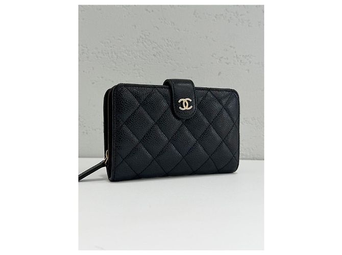 Chanel Caviar Small Wallet Serie mit Goldrand - Ansicht 3