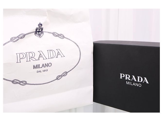 Prada Sneakers Downtown in pelle - vista 14
