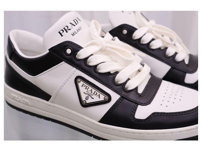 Prada Sneakers Downtown in pelle - vista 3