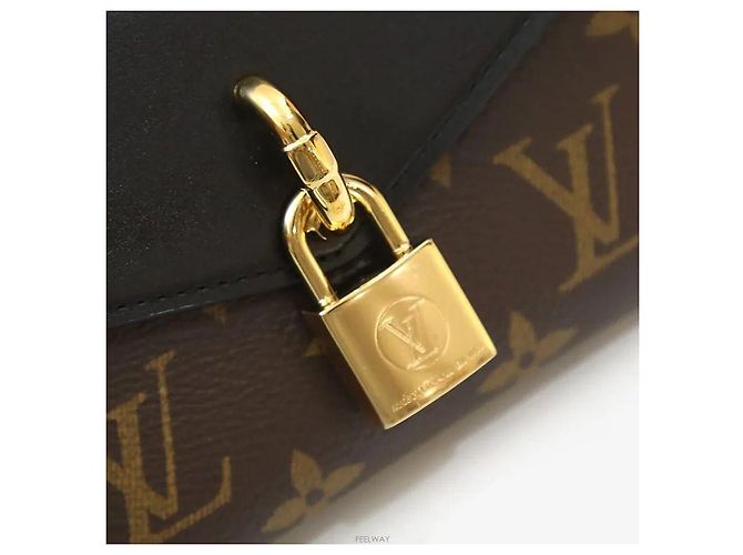 Balenciaga Borsa crossbody Monogram Black con lucchetto sulla tracolla - vista 6