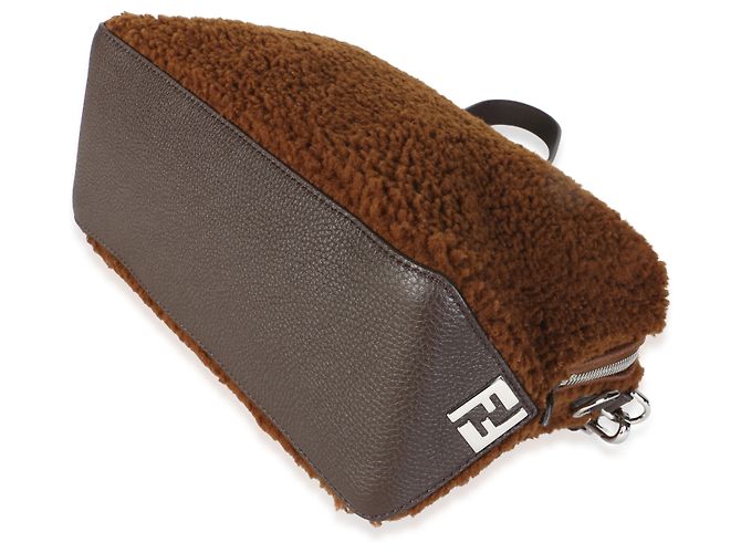 Borsa a spalla Liu Medium Fendi in shearling marrone - vista 5