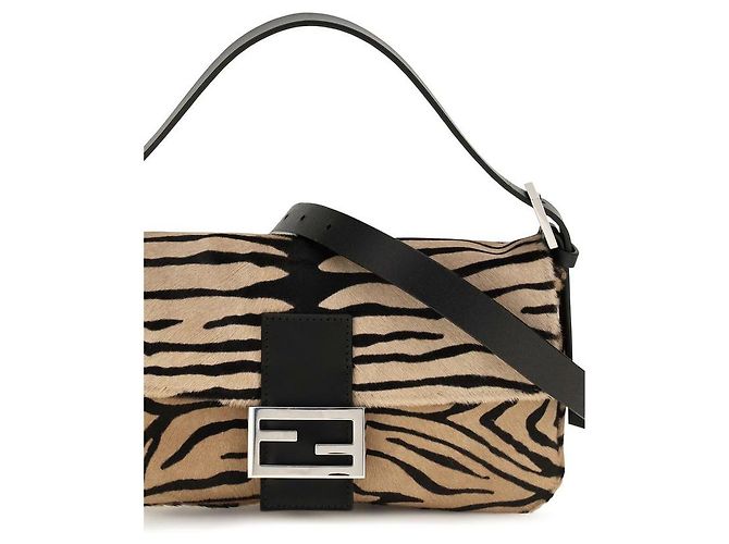 Fendi Borsa a tracolla Bos Taurus in pelle di vitello beige - vista 4