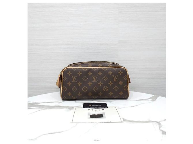 Louis Vuitton Necessaire Monogram - vista 9