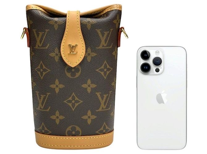 Pochette Louis Vuitton Fold Me Monogram - vista 3