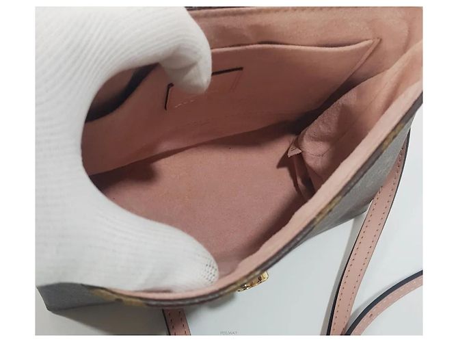 Louis Vuitton Borsa a spalla Rocky BB Tote - vista 9