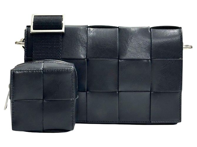 Bottega Veneta Pouch Cassette Medium in Intrecciato - vista 10