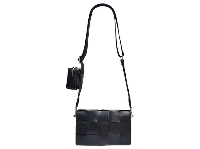 Bottega Veneta Pouch Cassette Medium in Intrecciato - vista 11