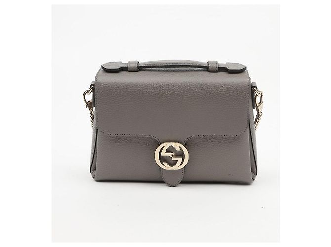 Gucci Bolsa de Ombro com Corrente e Alça de Mão em Couro Entrelaçado Cinza - vista 2