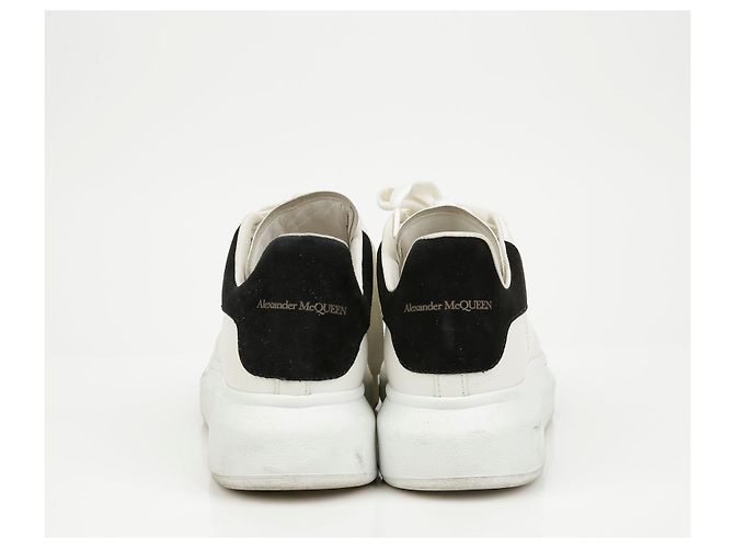 Alexander Mcqueen Sneakers Oversole White Black Tab - vista 10