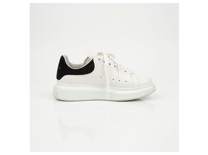 Alexander Mcqueen Sneakers Oversole White Black Tab - vista 11