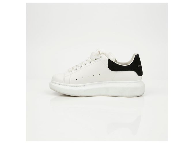 Alexander Mcqueen Sneakers Oversole White Black Tab - vista 12