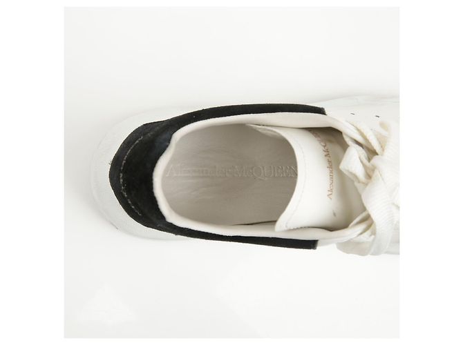 Alexander Mcqueen Sneakers Oversole White Black Tab - vista 15