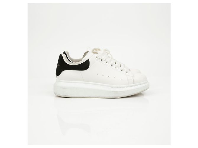 Alexander Mcqueen Sneakers Oversole White Black Tab - vista 3