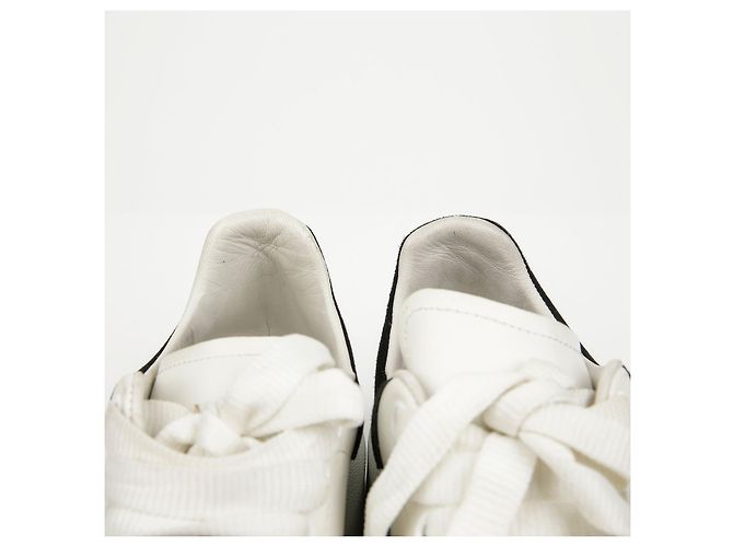 Alexander Mcqueen Sneakers Oversole White Black Tab - vista 7