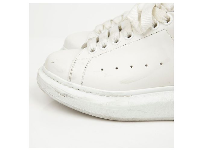 Alexander Mcqueen Sneakers Oversole White Black Tab - vista 9