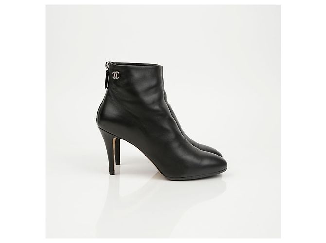 Botines Chanel de piel de cordero marrón - vista 3