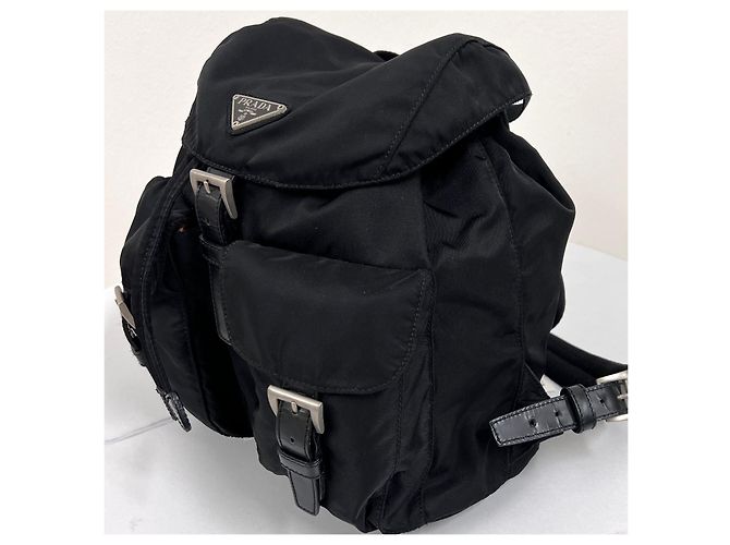 Prada Sac à dos Nylon Triangle Logo Small Black - vue 10