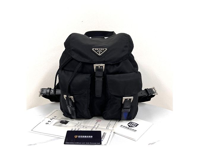 Prada Sac à dos Nylon Triangle Logo Small Black - vue 4