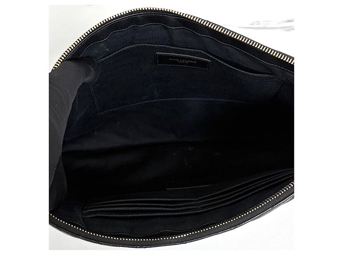 Autre Marque Clutch Monogram Matelassé Black - vista 8