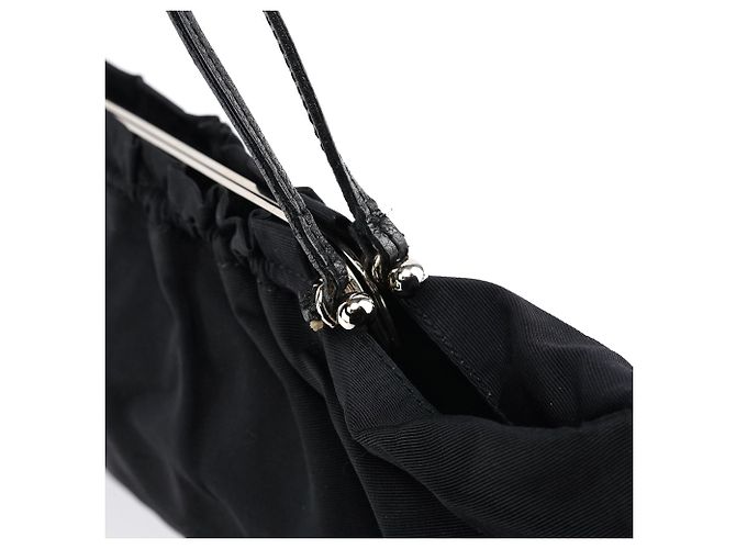 Miu Miu Borsa a tracolla pochette in nylon nero - vista 10