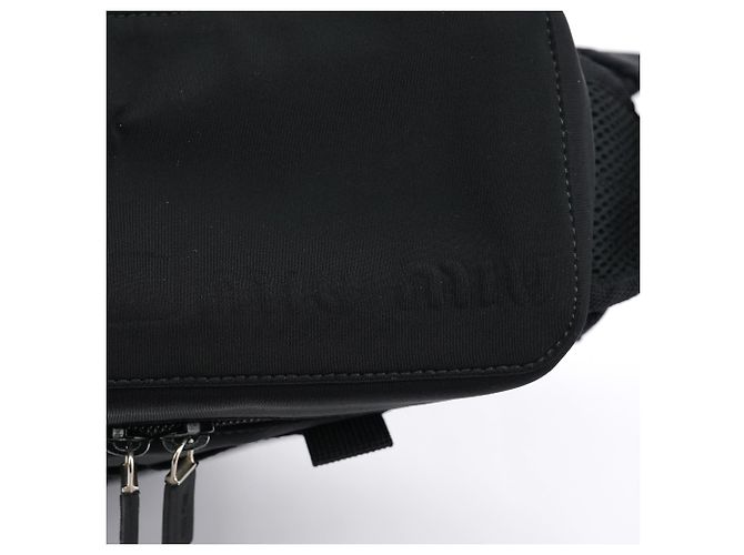Miu Miu Borsa a tracolla tattica in nylon nero - vista 7