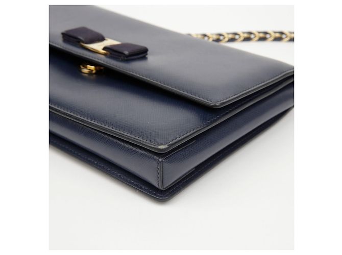Salvatore Ferragamo Borsa a spalla e tracolla Saffiano Navy da donna - vista 10