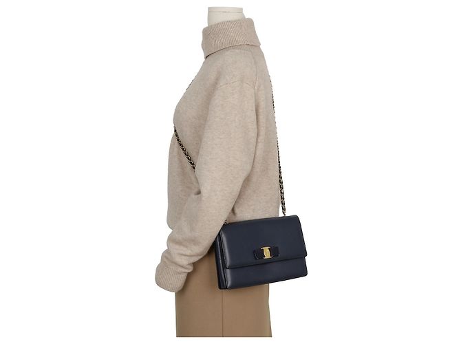 Salvatore Ferragamo Borsa a spalla e tracolla Saffiano Navy da donna - vista 14