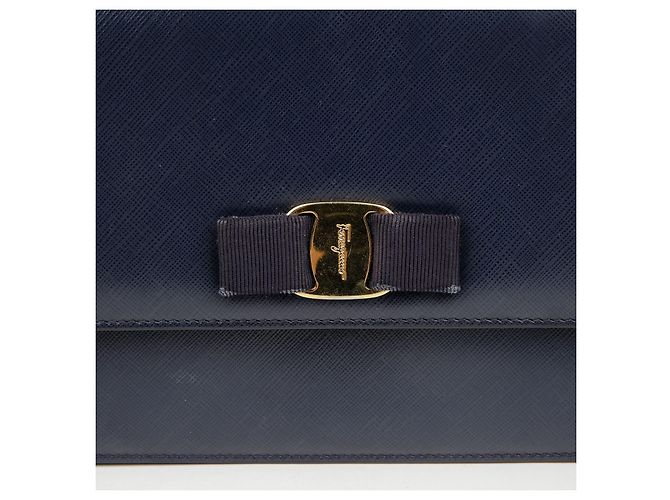 Salvatore Ferragamo Borsa a spalla e tracolla Saffiano Navy da donna - vista 3