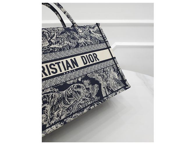 Dior Book Tote Medium aus Tweed Jouy - Ansicht 4