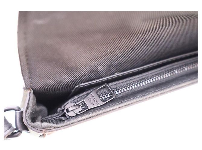 Louis Vuitton Clutch Monogram Lock Pouch - vista 18