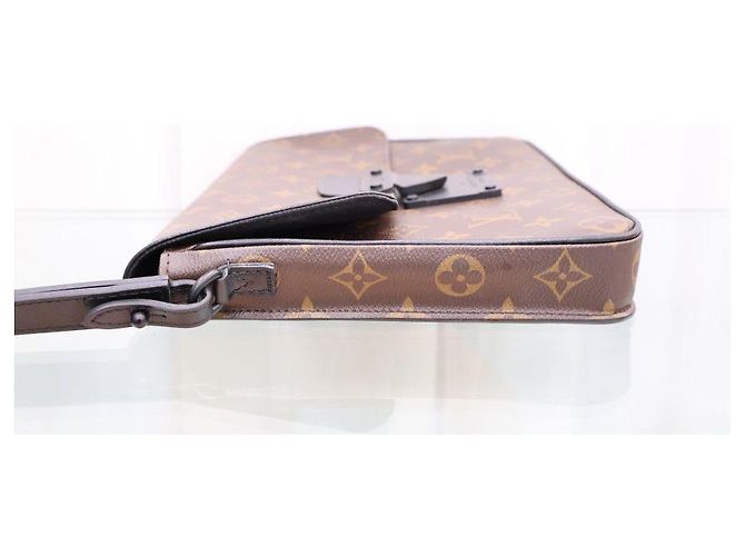 Louis Vuitton Clutch Monogram Lock Pouch - vista 3