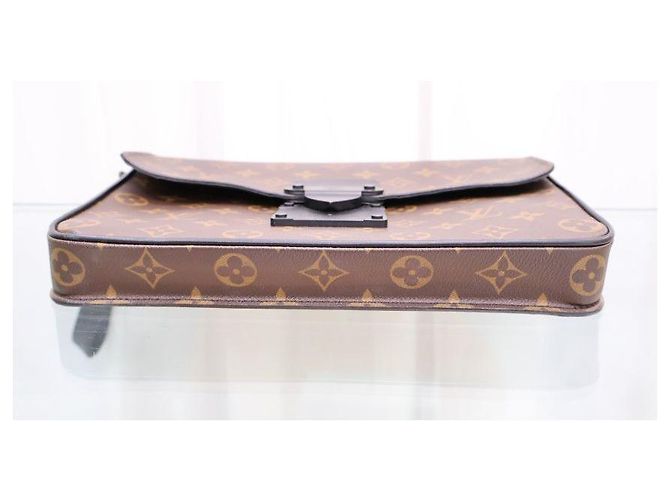 Louis Vuitton Clutch Monogram Lock Pouch - vista 4