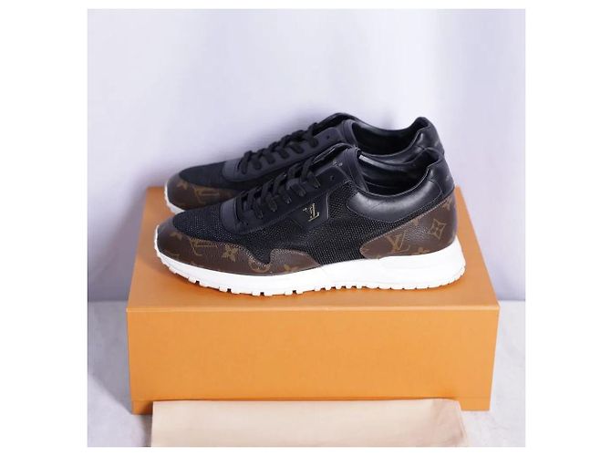 Louis Vuitton Zapatillas Runaway Gold Black - vista 2