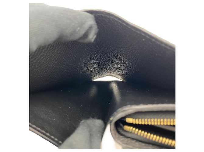Louis Vuitton Cartera compacta mediana Clea Monogram Empreinte Leather Black - vista 20