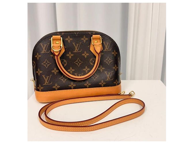 Louis Vuitton Alma BB Monogram Marrón - vista 5