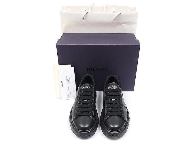 Prada Sneakers da uomo Black Vitello Soft Triple Logo - vista 2