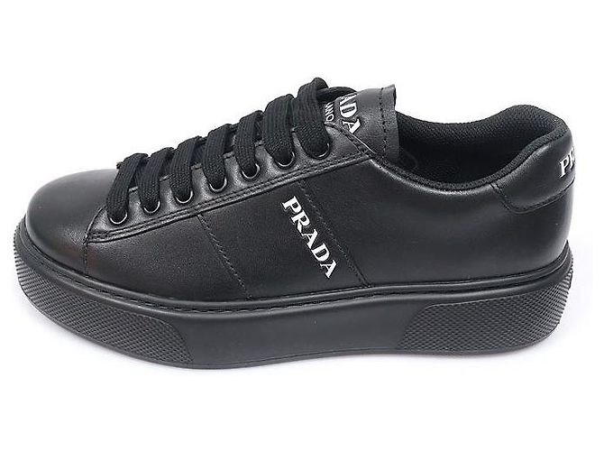 Prada Sneakers da uomo Black Vitello Soft Triple Logo - vista 4