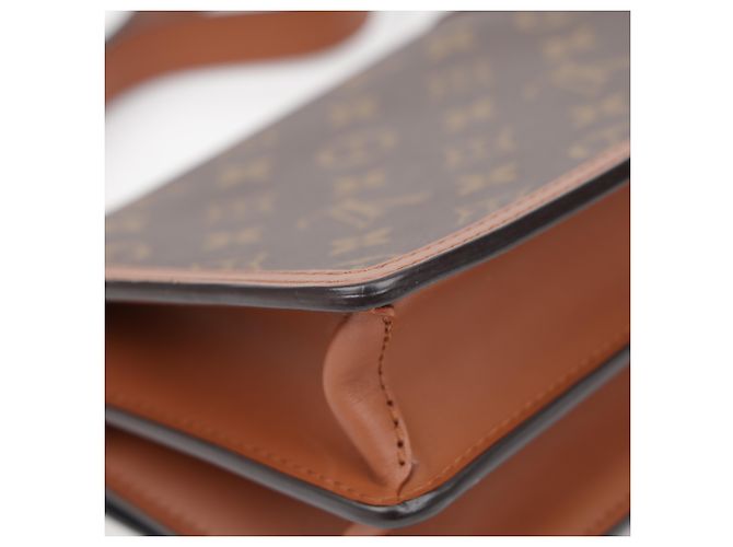 Louis Vuitton Mini Dolphin Schultertasche aus Reverse Monogram Canvas - Ansicht 15