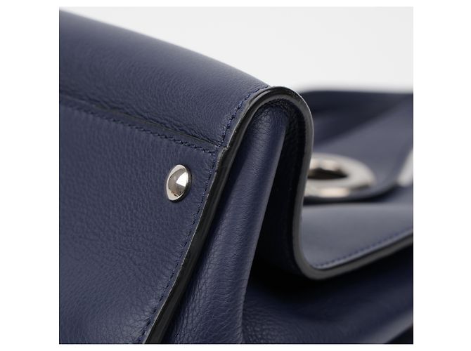Burberry Borsa Tote in pelle blu navy con occhielli e stemma argento - vista 11