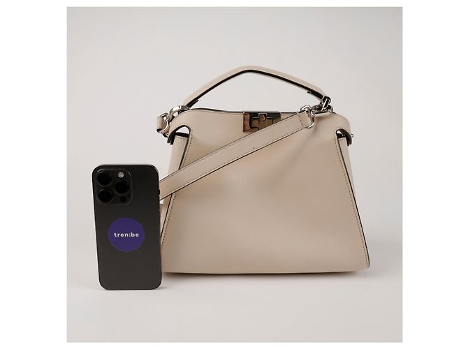 Fendi Borsa a spalla Medium Peekaboo Iconic Essential Tote Ivory Silver Tone - vista 9