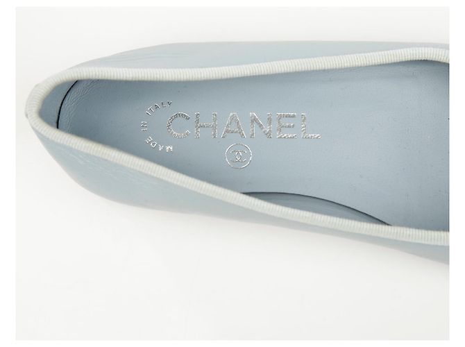 Chanel Sapatilhas de pele de vitela acolchoada - vista 12