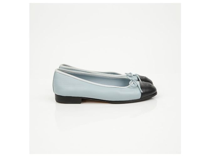 Chanel Sapatilhas de pele de vitela acolchoada - vista 3