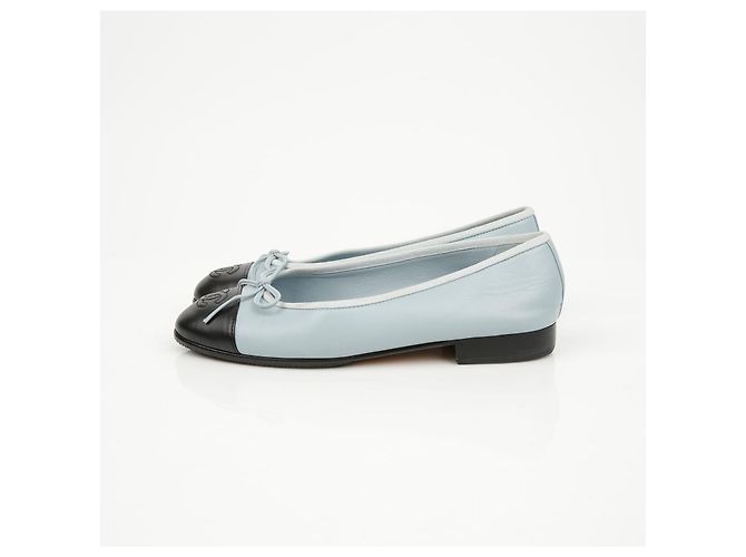 Chanel Sapatilhas de pele de vitela acolchoada - vista 5