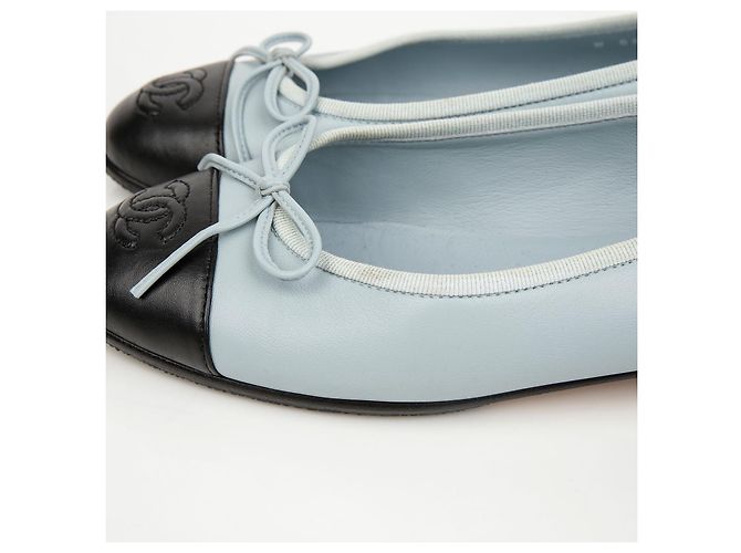 Chanel Sapatilhas de pele de vitela acolchoada - vista 6