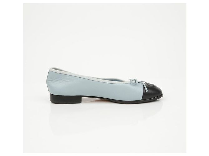 Chanel Sapatilhas de pele de vitela acolchoada - vista 8