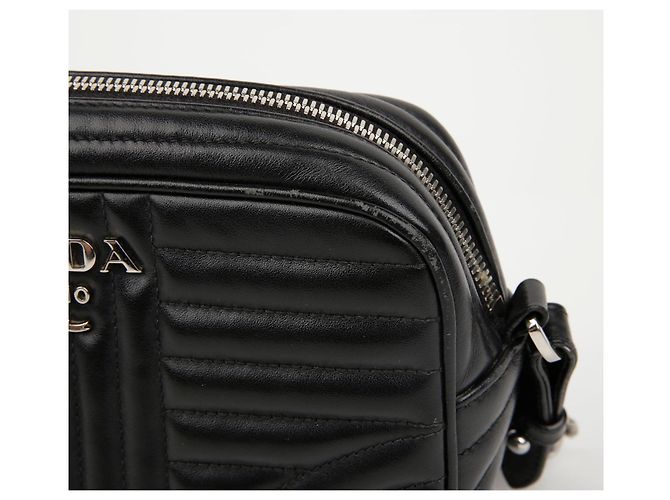 Prada Borsa a tracolla in pelle con logo in metallo Diagram e catena Nero - vista 5