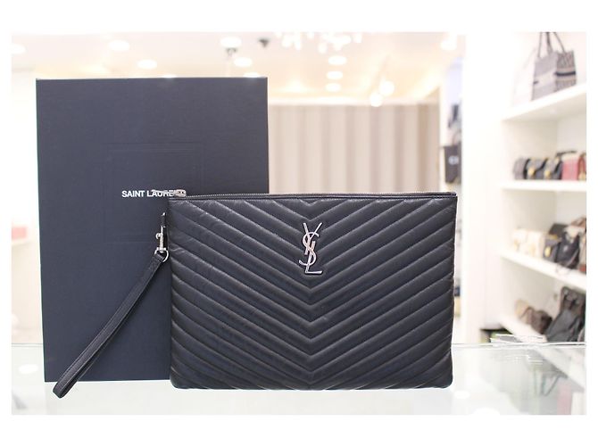 Autre Marque Clutch Monogram Matelassé Black - vista 2