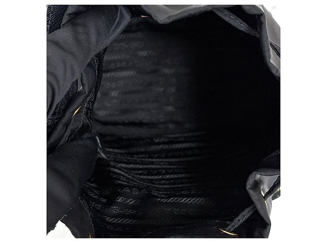 Prada Bolso Bucket de Nylon con Logo Triangular y Cordón Negro - vista 13