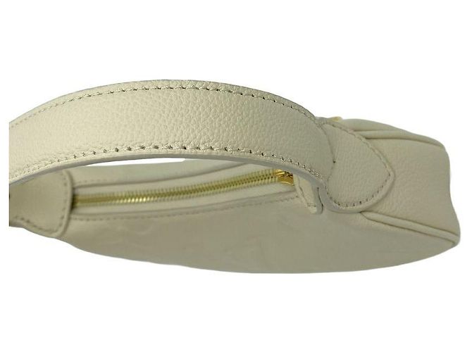 Louis Vuitton Borsa a tracolla hobo Mini Moon Monogram Empreinte Leather Mini Bag Cream - vista 18